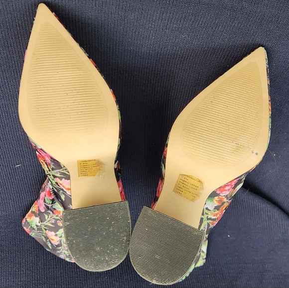 Steve Madden Lombard Sock Bootie w/pointed toe & 4" covered heel Size 5.5M - Picture 6 of 7